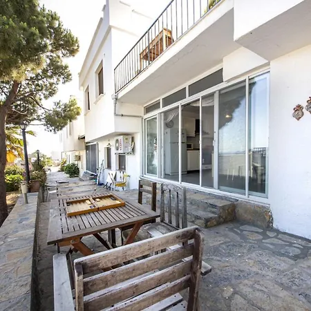 Villa Gorgeous With Shared Pool In Gümüşlük