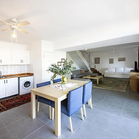 Gorgeous With Shared Pool In Gümüşlük