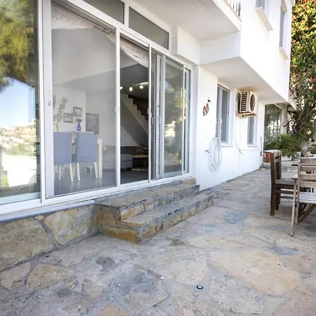 Villa Gorgeous With Shared Pool In