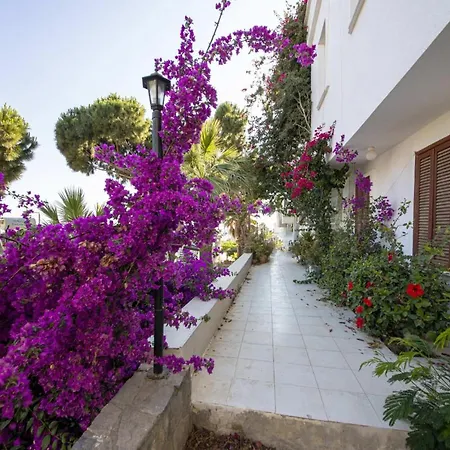 Gorgeous With Shared Pool In Villa *